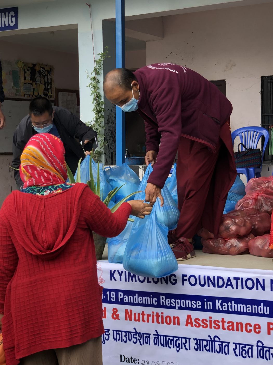 Food relief in Kathmandu and Pharping &mdash; photo 23